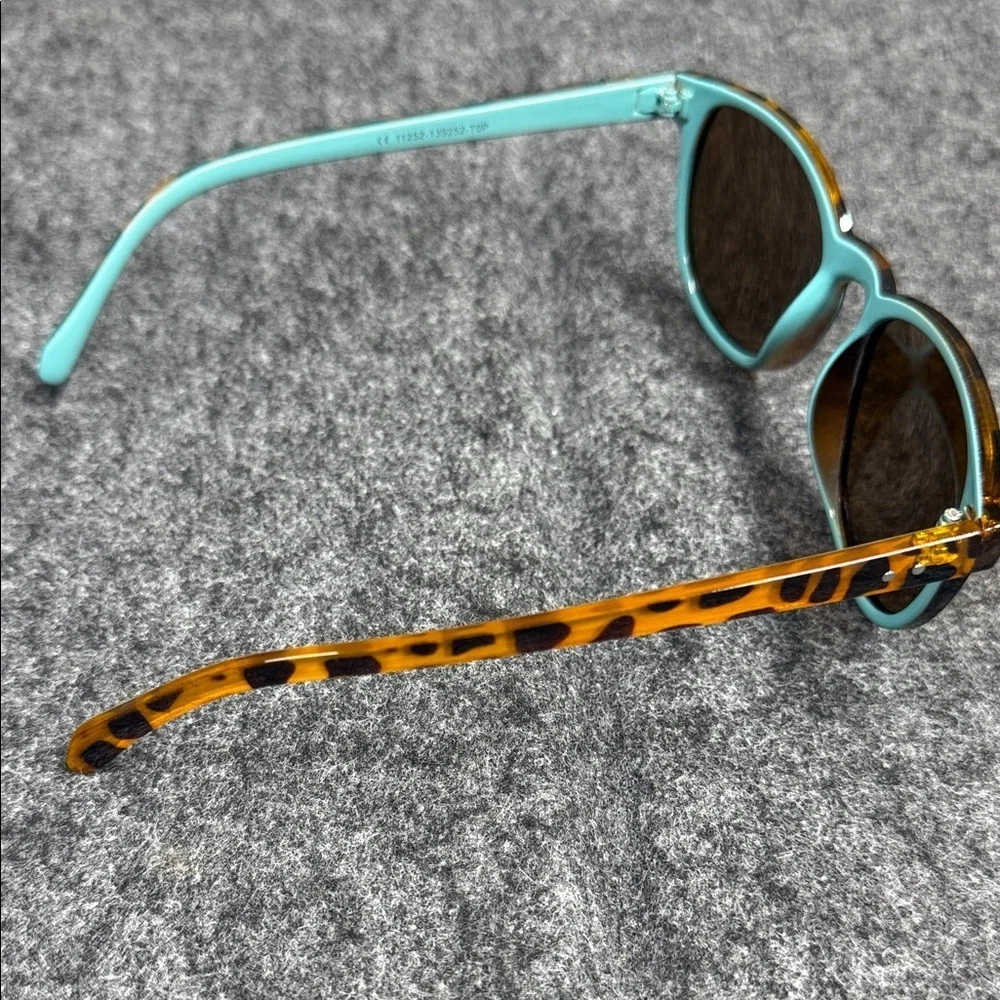 Source Unknown Tortoise Shell Sunglasses with Teal Arms